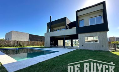 Casa a estrenar en Las Golondrinas