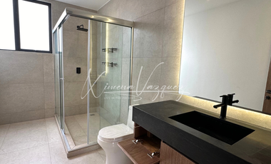 Casa a estrenar en Bosque Real