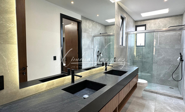 Casa a estrenar en Bosque Real