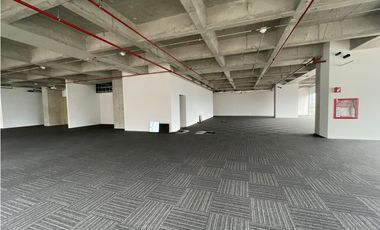 SE ARRIENDA OFICINA  EN MEDELLIN