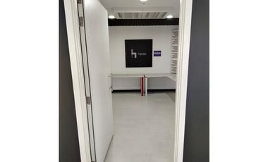 OFICINA EN ARRIENDO, ZONA EMPRESARIAL,  AV. CHILE