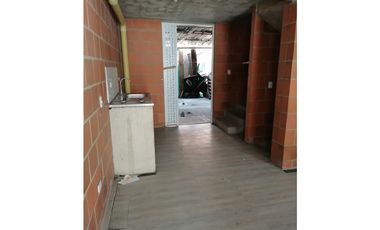 Arriendo casa en urb manzanares en ciudad del valle, candelaria