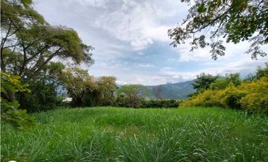 Lote amplio en uno de los mejores condominios de La Mesa Cund