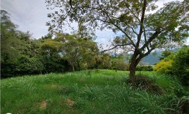 Lote amplio en uno de los mejores condominios de La Mesa Cund