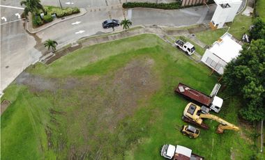 Venta de terreno en  Costa del Este, Primera línea al mar