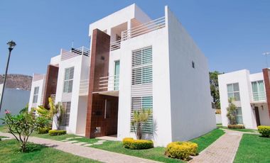 Casa en Renta en Jiutepec en Residencial con Vigilancia Alberca Jardín