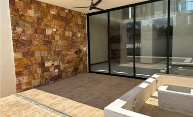 PREVENTA CASA EQUIPADA EN PRIVADA SOLUNA TEMOZON MÉRIDA