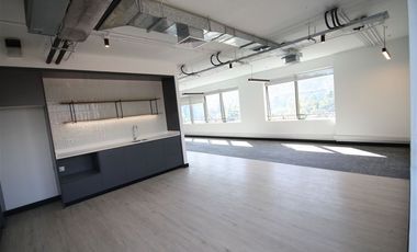 Oficina en Arriendo en Providencia // Metro Pedro de Valdivia // Andrés Bello