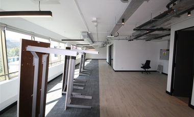 Oficina en Arriendo en Providencia // Metro Pedro de Valdivia // Andrés Bello
