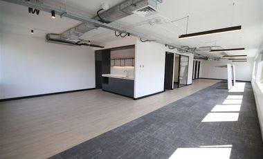 Oficina en Arriendo en Providencia // Metro Pedro de Valdivia // Andrés Bello