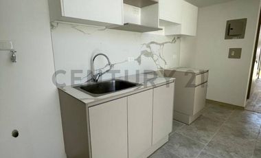 VENTA DE CASA EN CONJUNTO PRIVADO MITAD DEL MUNDO