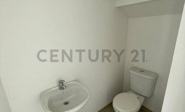 VENTA DE CASA EN CONJUNTO PRIVADO MITAD DEL MUNDO