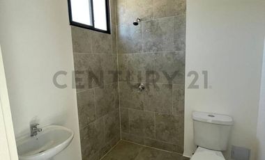 VENTA DE CASA EN CONJUNTO PRIVADO MITAD DEL MUNDO