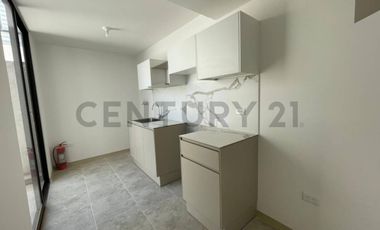 VENTA DE CASA EN CONJUNTO PRIVADO MITAD DEL MUNDO