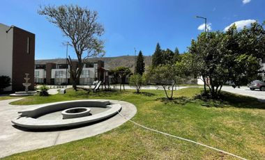 VENTA DE CASA EN CONJUNTO PRIVADO MITAD DEL MUNDO