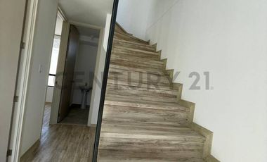 VENTA DE CASA EN CONJUNTO PRIVADO MITAD DEL MUNDO
