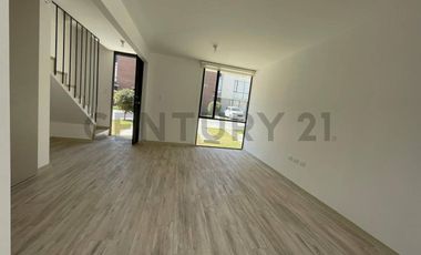 VENTA DE CASA EN CONJUNTO PRIVADO MITAD DEL MUNDO