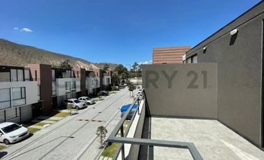 VENTA DE CASA EN CONJUNTO PRIVADO MITAD DEL MUNDO