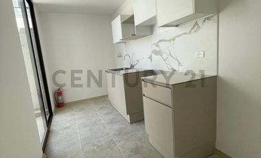 VENTA DE CASA EN CONJUNTO PRIVADO MITAD DEL MUNDO