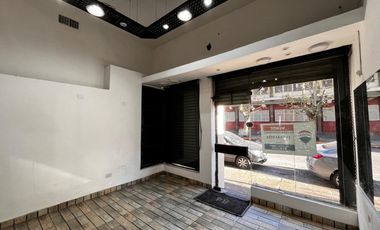 VENTA AVELLANEDA CENTRO LOCAL EXCELENTE UBICACIÓN