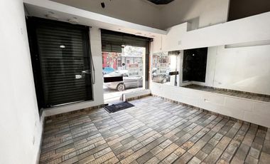 VENTA AVELLANEDA CENTRO LOCAL EXCELENTE UBICACIÓN