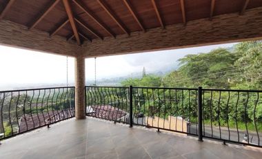 Casa en Arriendo Ubicado en Envigado Codigo 815