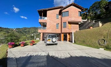 Casa en Venta Ubicado en Sabaneta Codigo 495