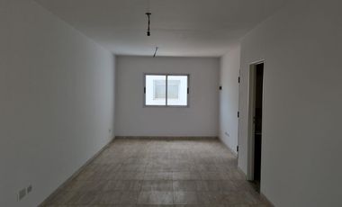 Excelente monoambiente en venta con posibilidad de dividir centro de Caseros