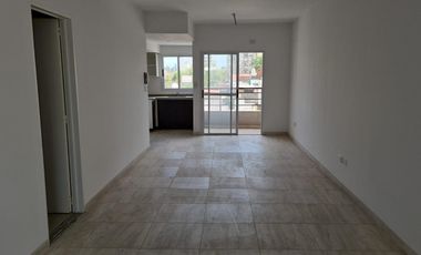 Excelente monoambiente en venta con posibilidad de dividir centro de Caseros