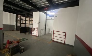 Edifcio con uso de suelo comercial, Lago de Guadalupe