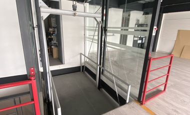 Edifcio con uso de suelo comercial, Lago de Guadalupe