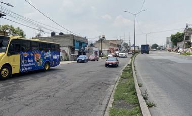 Edifcio con uso de suelo comercial, Lago de Guadalupe