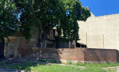 Casa en venta en importante esquina centro de Billinghurts