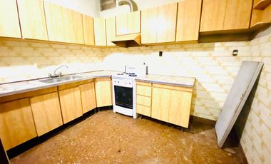 Casa en venta en importante esquina centro de Billinghurts