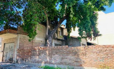Casa en venta en importante esquina centro de Billinghurts