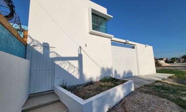 Oficinas en Venta con Patio de maniobras en Km 8.5, Ciudad del Carmen