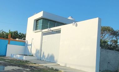 Oficinas en Venta con Patio de maniobras en Km 8.5, Ciudad del Carmen