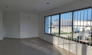 Oficinas en Venta con Patio de maniobras en Km 8.5, Ciudad del Carmen