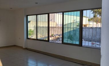Oficinas en Venta con Patio de maniobras en Km 8.5, Ciudad del Carmen