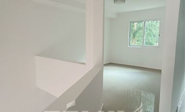 Casa en pre-venta  con habitación en planta baja - Fracc. Privado Coatepec
