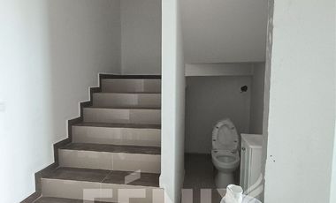 Casa en pre-venta  con habitación en planta baja - Fracc. Privado Coatepec