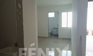 Casa en pre-venta  con habitación en planta baja - Fracc. Privado Coatepec