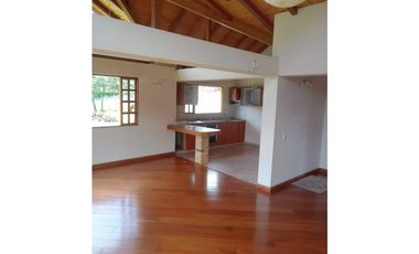 En la vereda Frailejonal de La Calera vendo linda casa de campo