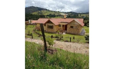 En la vereda Frailejonal de La Calera vendo linda casa de campo