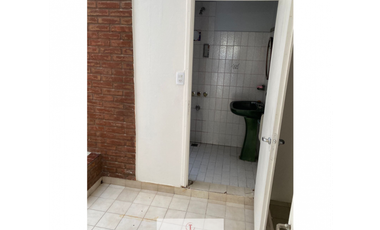 RETASADO !! Casa en venta de 6 ambientes con garaje doble