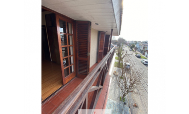 RETASADO !! Casa en venta de 6 ambientes con garaje doble