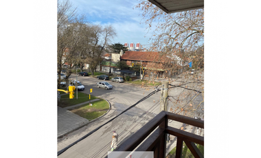 RETASADO !! Casa en venta de 6 ambientes con garaje doble