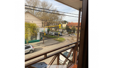 RETASADO !! Casa en venta de 6 ambientes con garaje doble