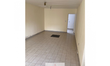 RETASADO !! Casa en venta de 6 ambientes con garaje doble
