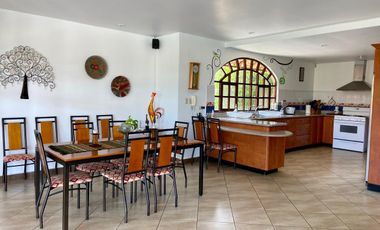 HERMOSA QUINTA CON PISCINA EN VENTA EN YUNGILLA